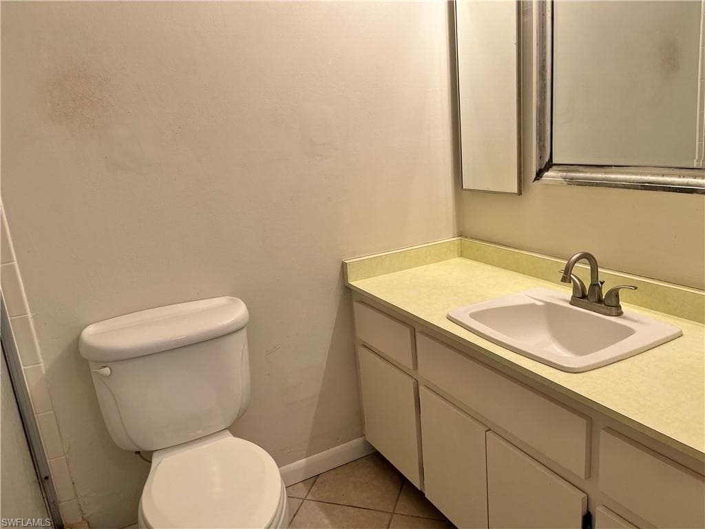 6986 Winkler RD, FORT MYERS FL 33919-16