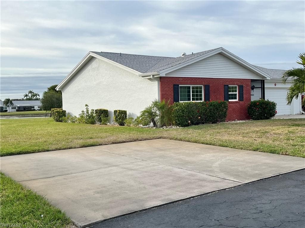 6986 Winkler RD, FORT MYERS FL 33919-2