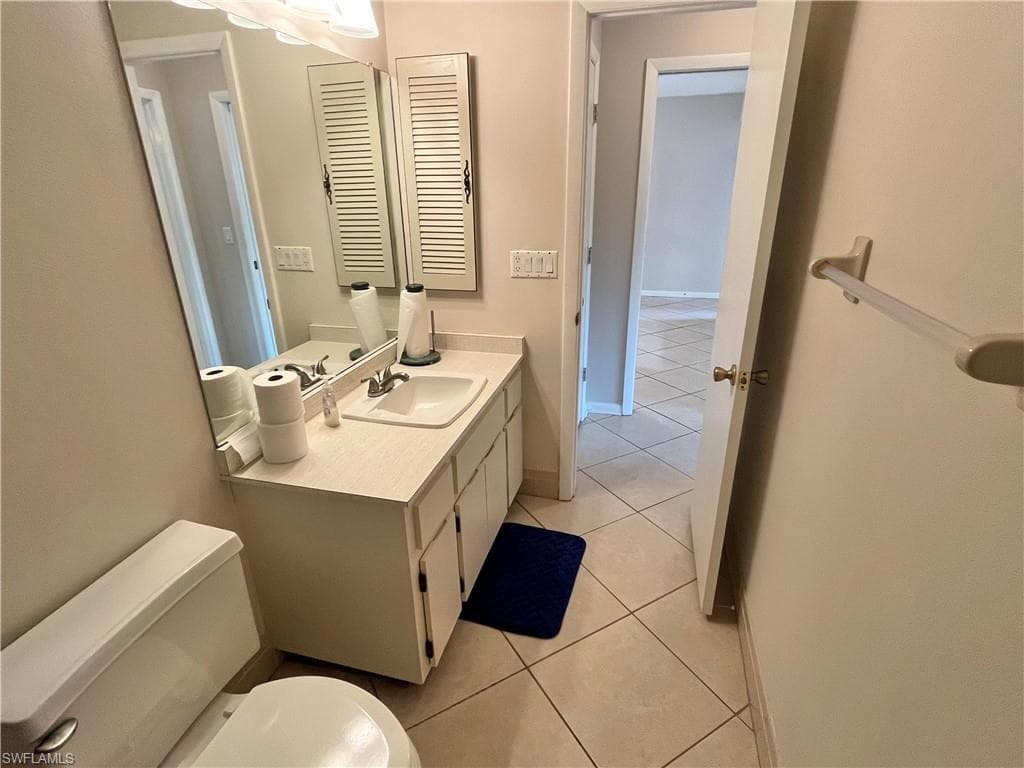 6986 Winkler RD, FORT MYERS FL 33919-27