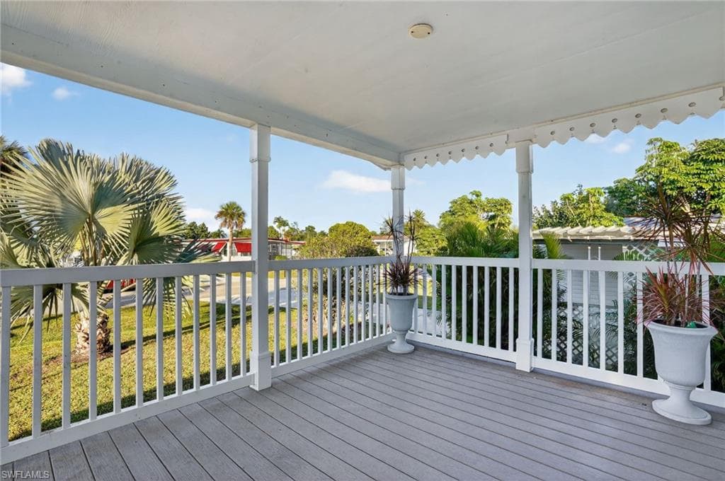 516 Menton LN, NAPLES FL 34112-1