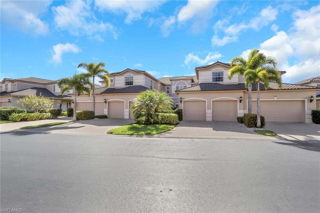 714 Regency Reserve CIR 3201-18