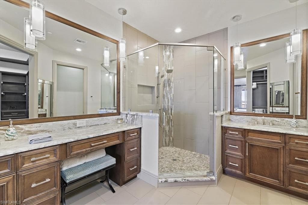 4235 SE 20th PL C404-12