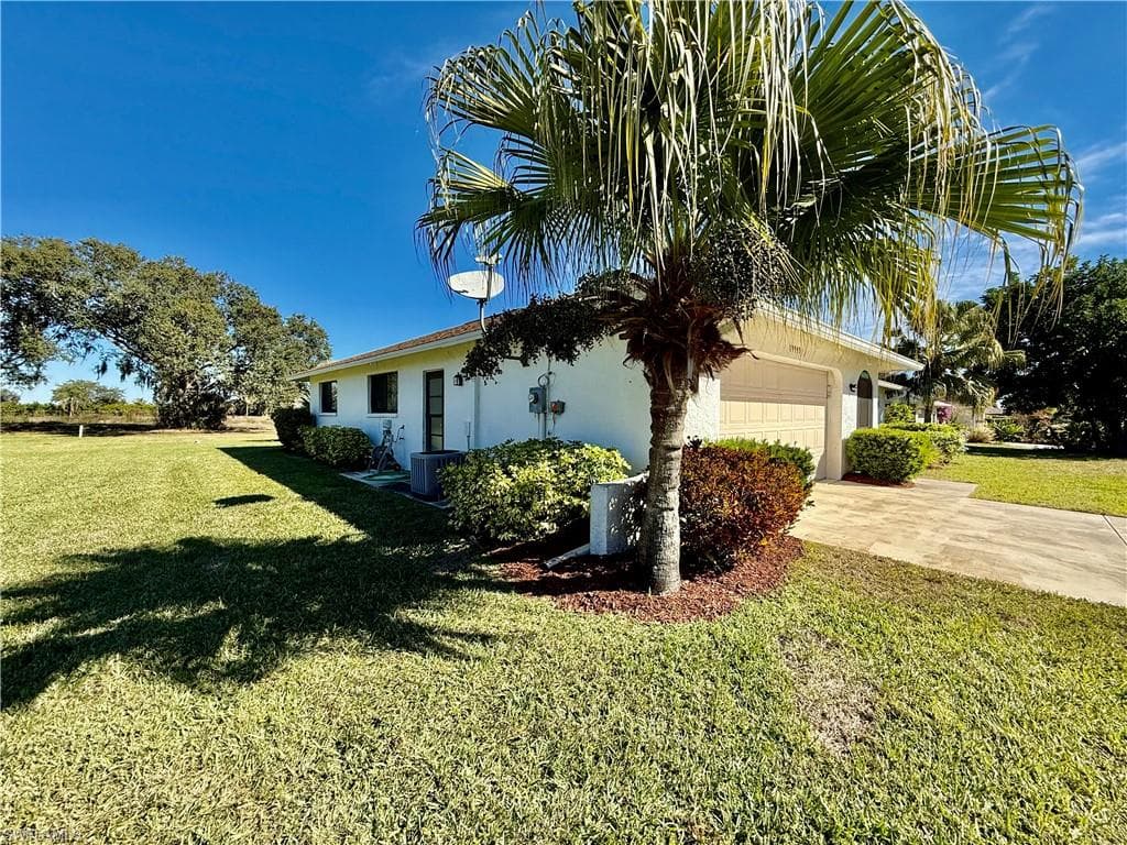 19993 Lake Vista CIR N, LEHIGH ACRES FL 33936-31