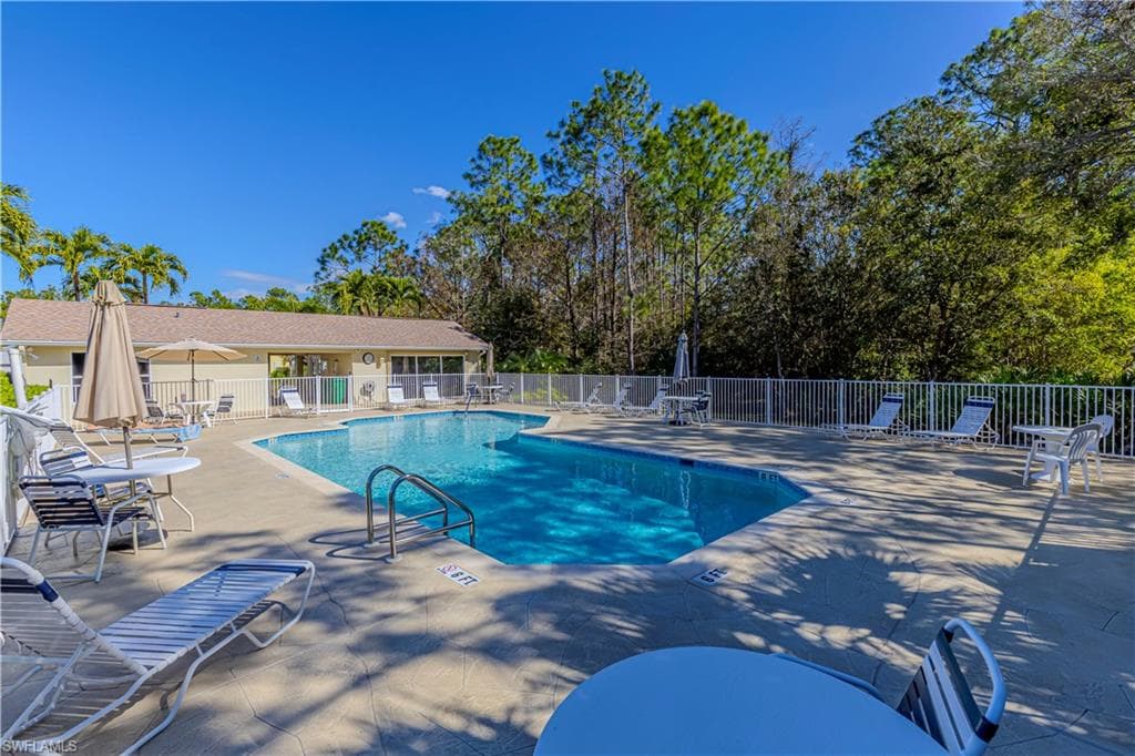 5474 Whitten DR # 12, NAPLES FL 34104-30