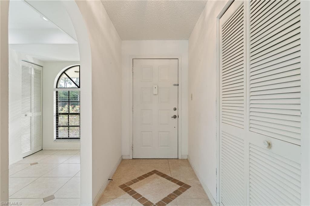 805 Augusta BLVD # 6, NAPLES FL 34113-2