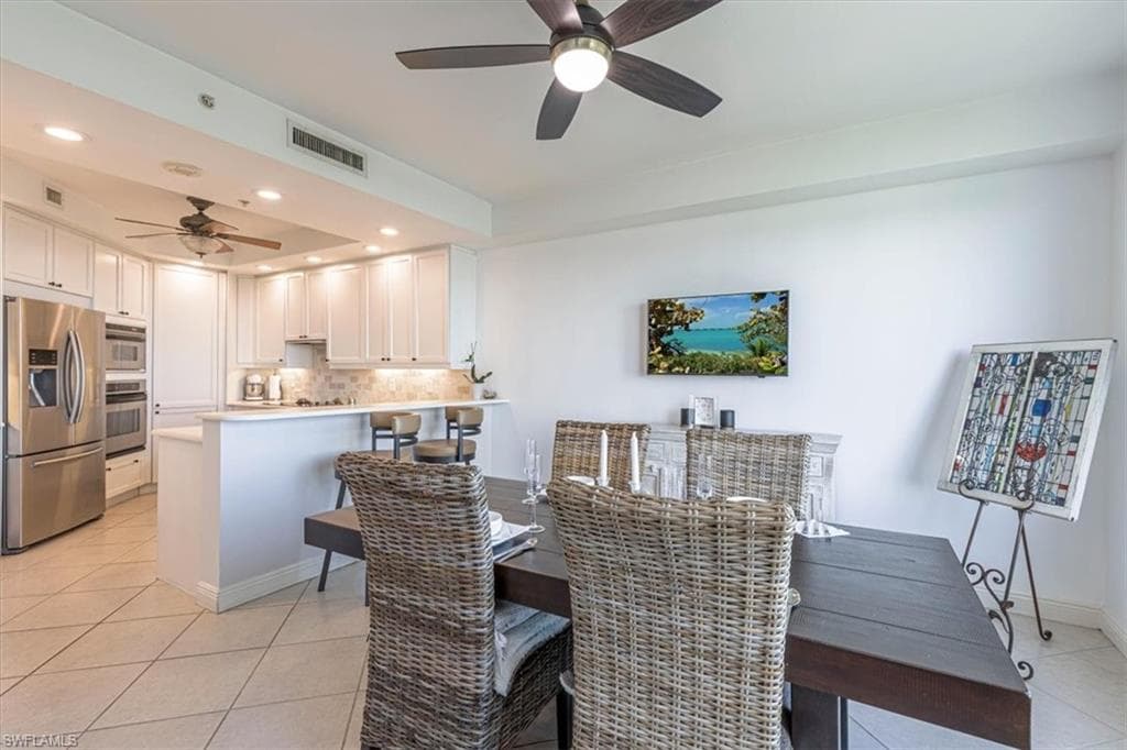 445 Cove Tower DR # 504, NAPLES FL 34110-12