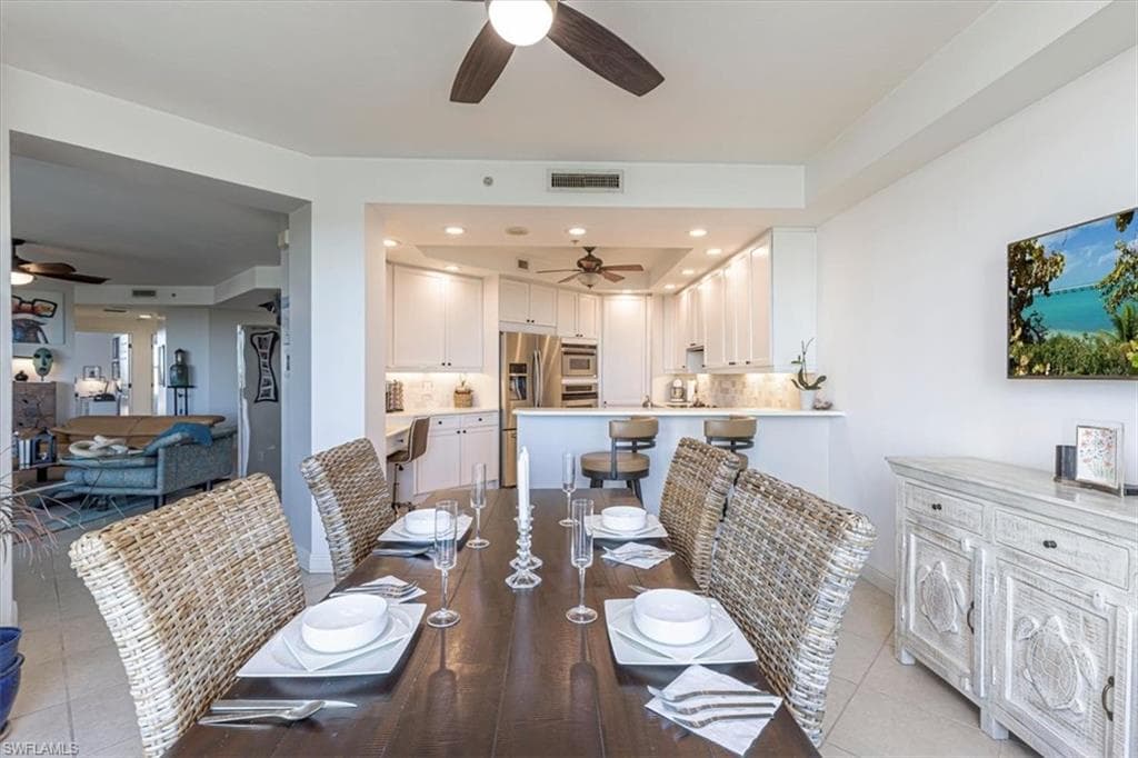 445 Cove Tower DR # 504, NAPLES FL 34110-11