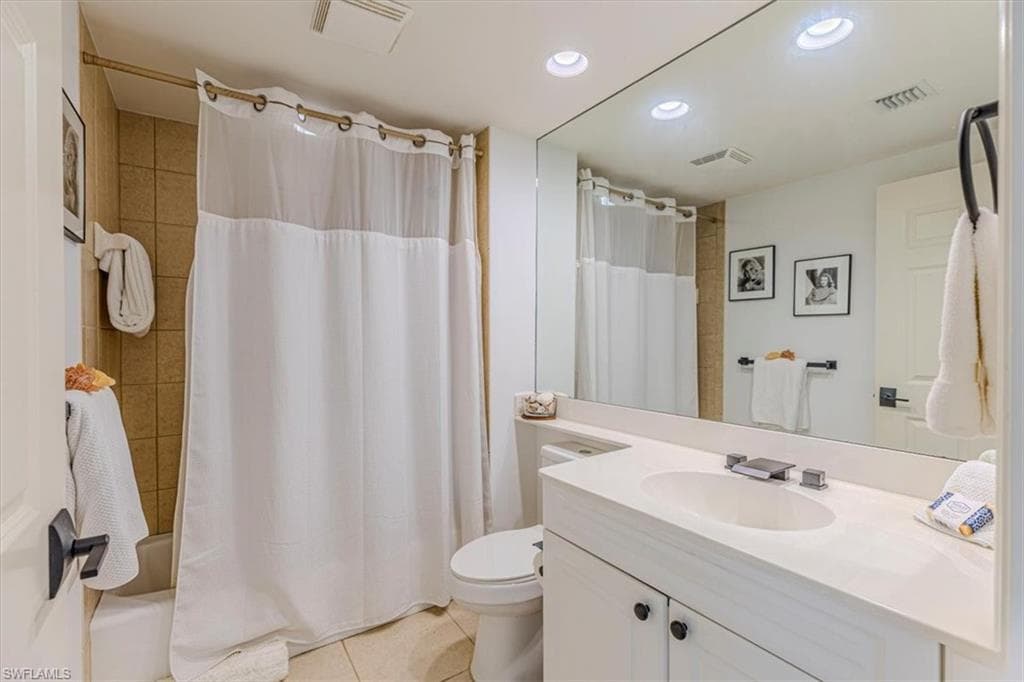 445 Cove Tower DR # 504, NAPLES FL 34110-25