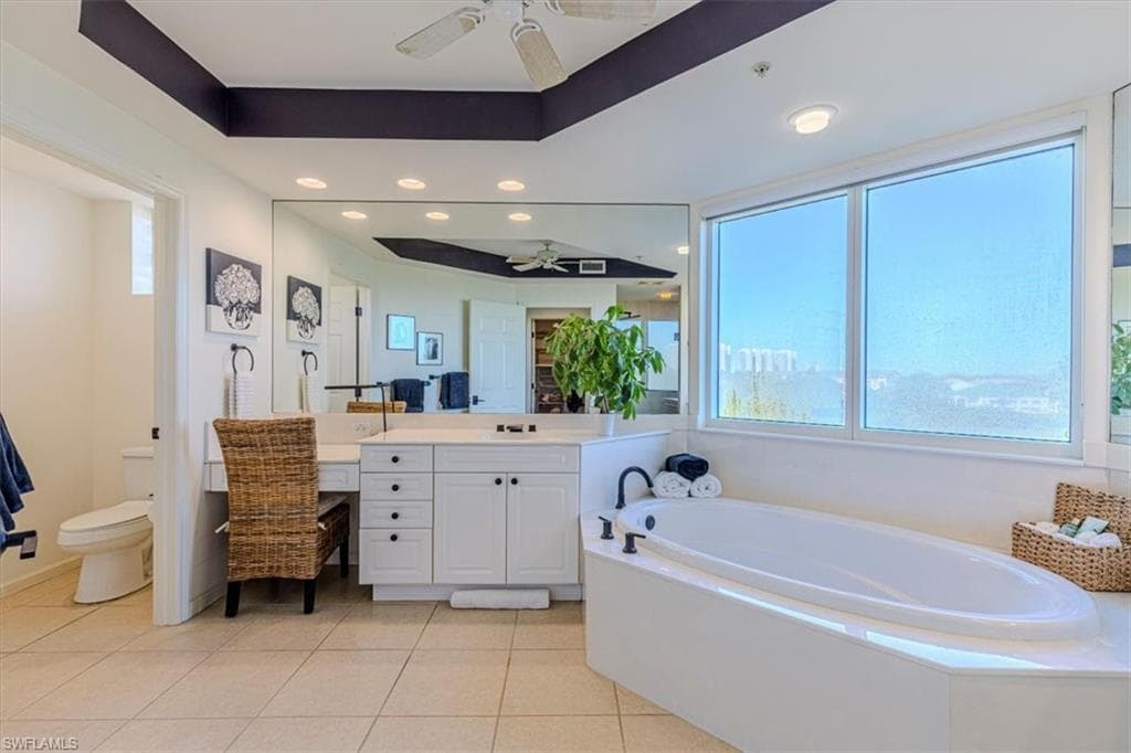 445 Cove Tower DR # 504, NAPLES FL 34110-21