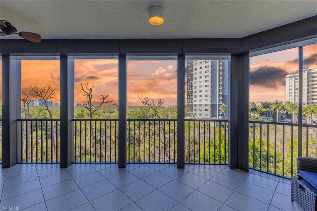 445 Cove Tower DR # 504, NAPLES FL 34110-2
