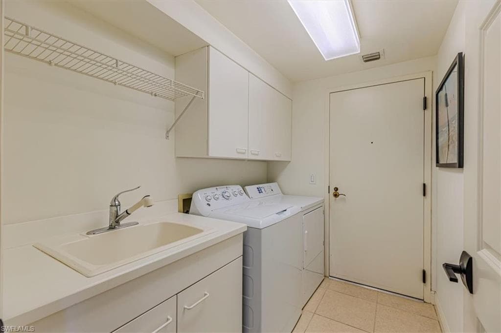 445 Cove Tower DR # 504, NAPLES FL 34110-31