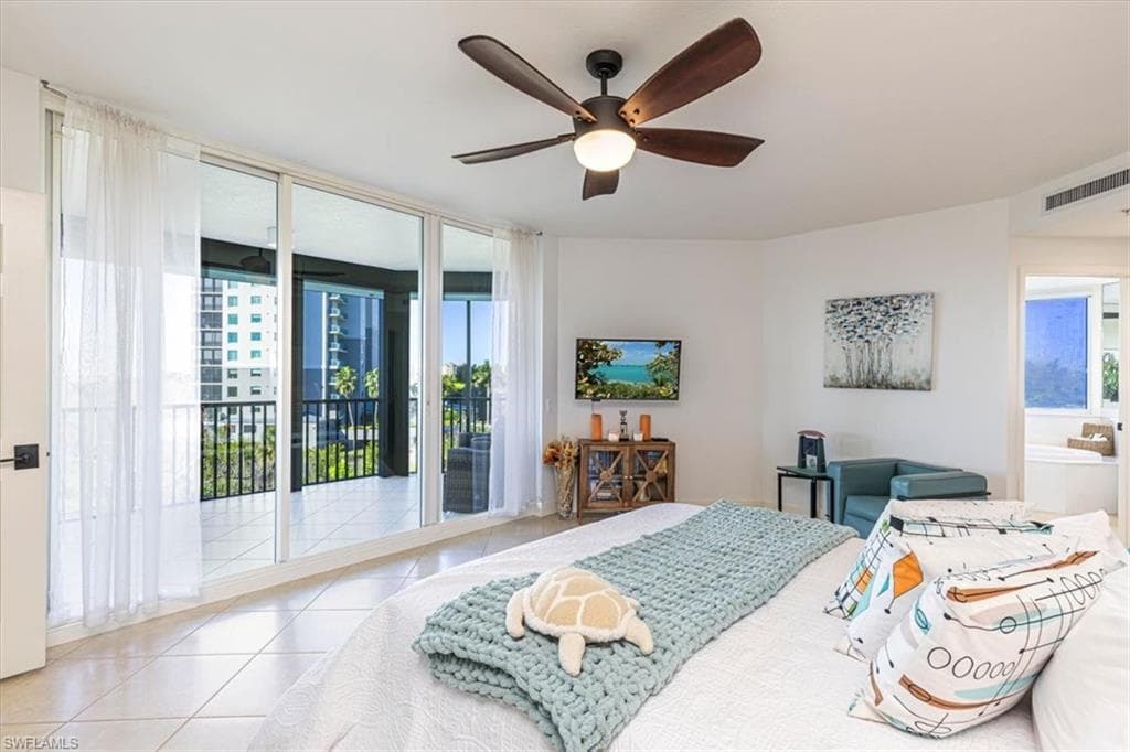 445 Cove Tower DR # 504, NAPLES FL 34110-19