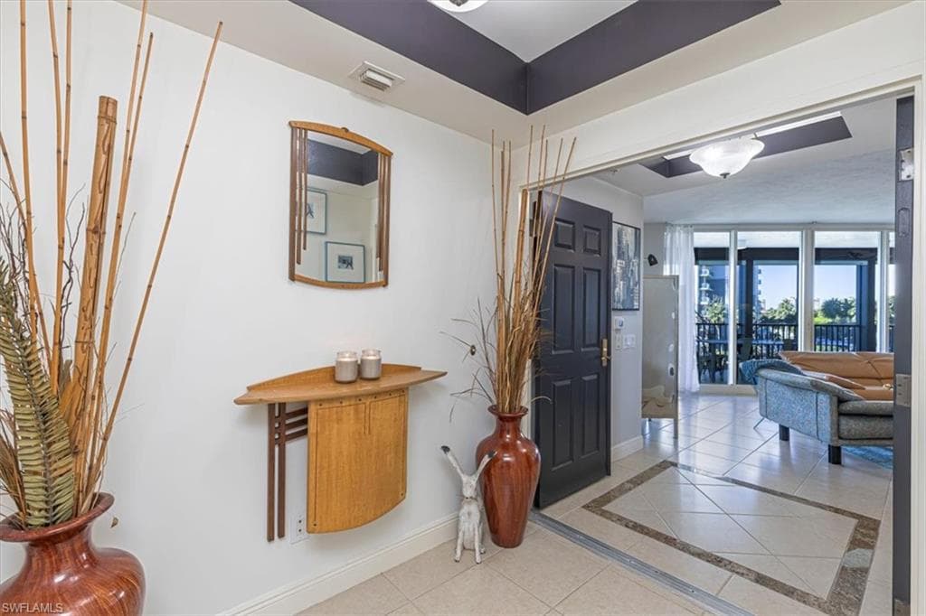 445 Cove Tower DR # 504, NAPLES FL 34110-32