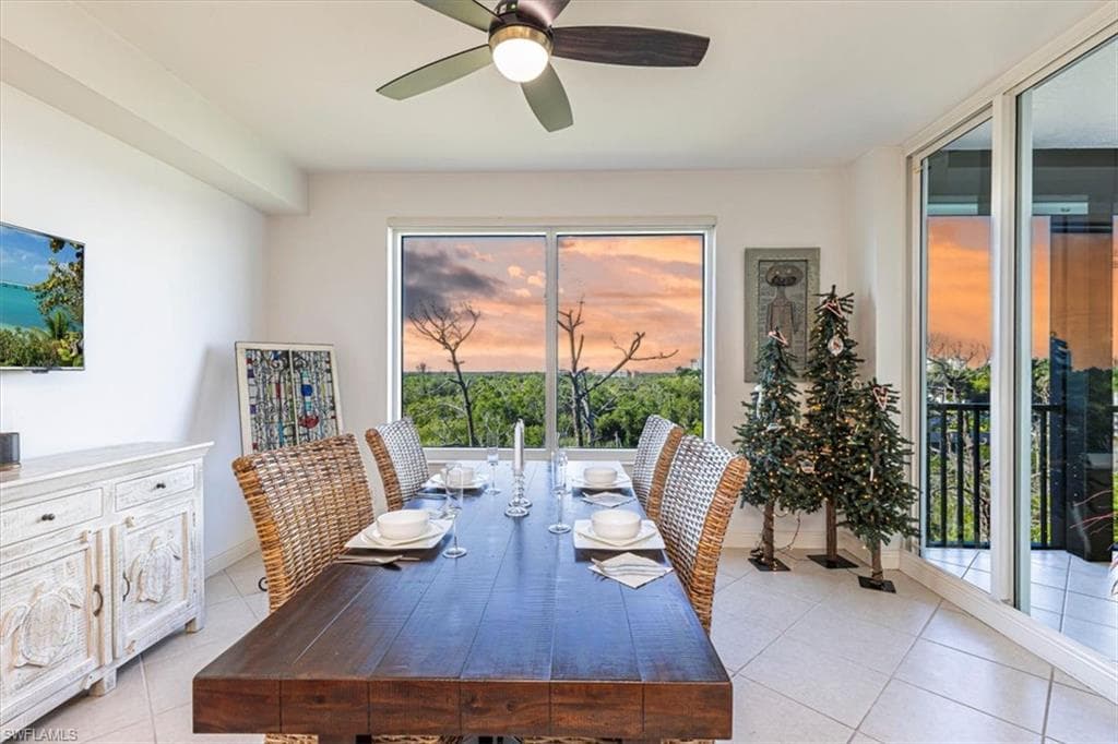 445 Cove Tower DR # 504, NAPLES FL 34110-10