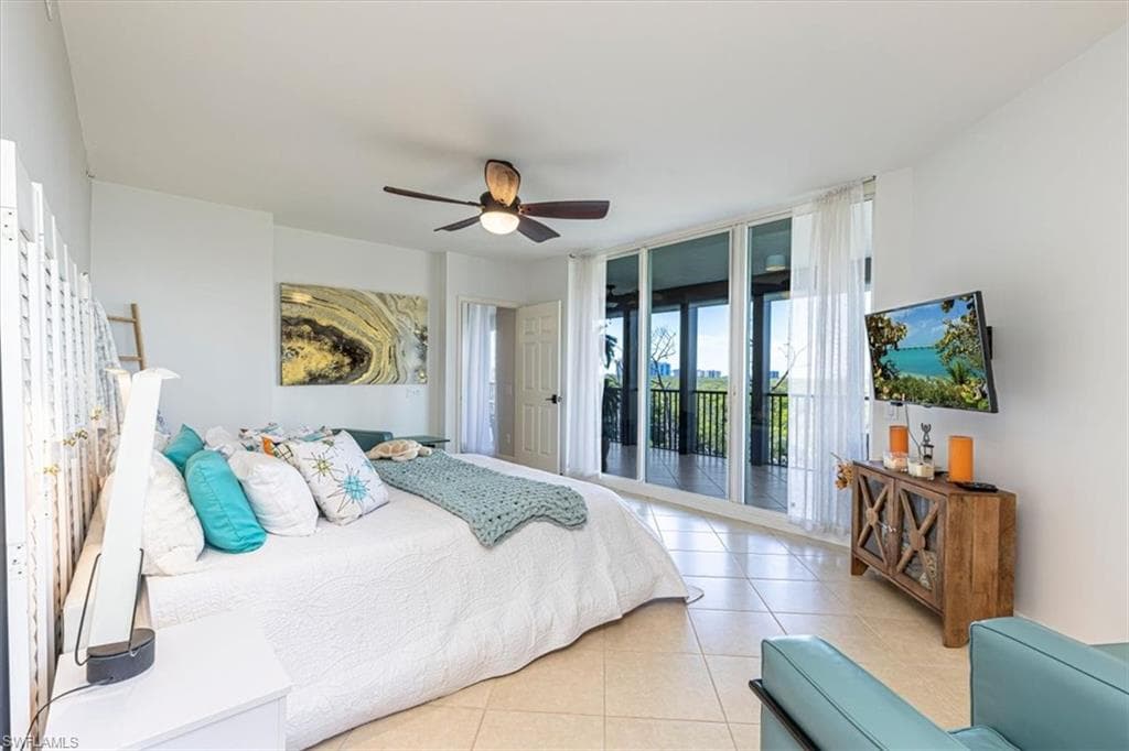 445 Cove Tower DR # 504, NAPLES FL 34110-18