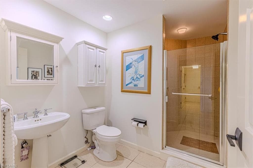 445 Cove Tower DR # 504, NAPLES FL 34110-30