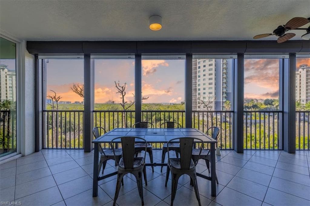 445 Cove Tower DR # 504, NAPLES FL 34110-7