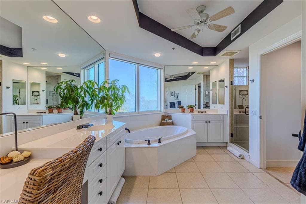 445 Cove Tower DR # 504, NAPLES FL 34110-20