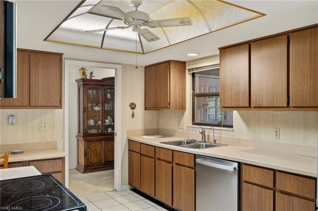 5665 Arvine CIR-9