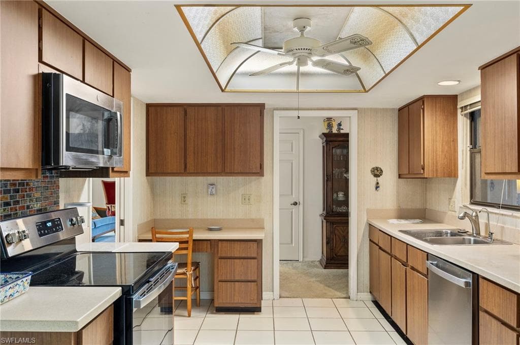 5665 Arvine CIR-10