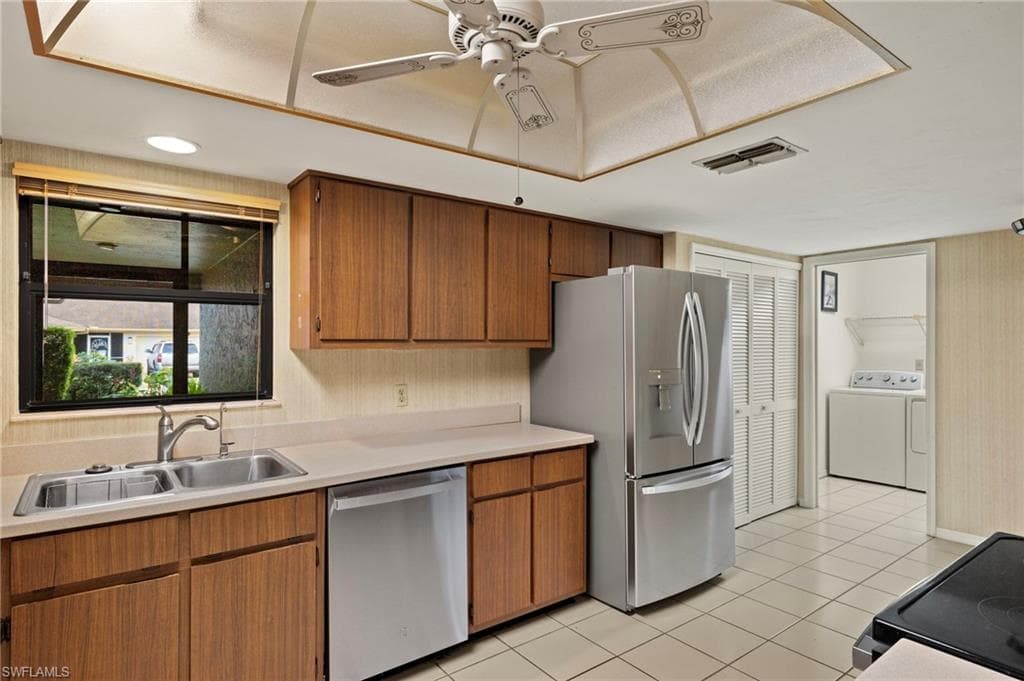 5665 Arvine CIR-7