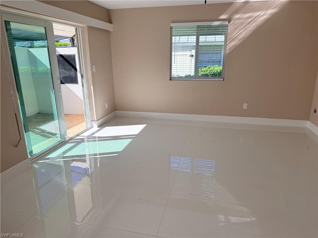 1575 Curlew AVE W # 1, NAPLES FL 34102-16