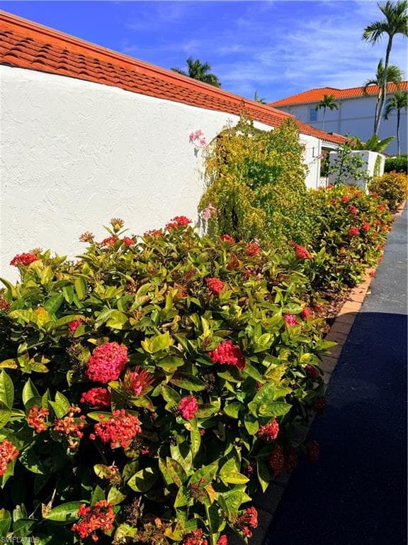 1575 Curlew AVE W # 1, NAPLES FL 34102-11