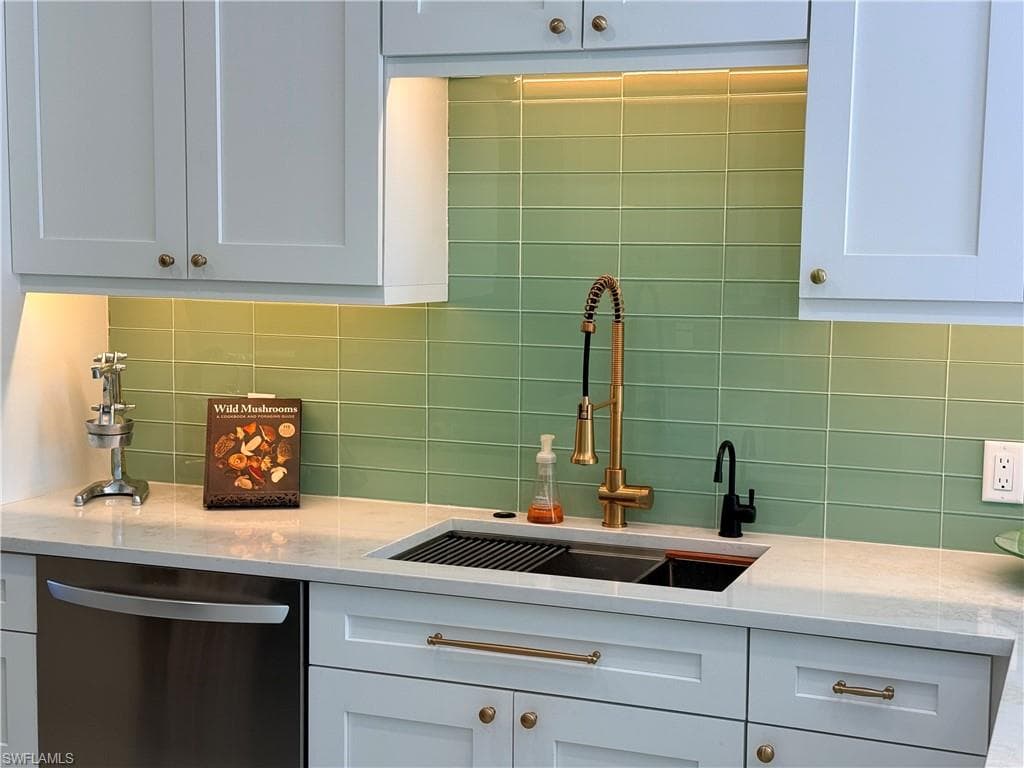 1575 Curlew AVE W # 1, NAPLES FL 34102-37