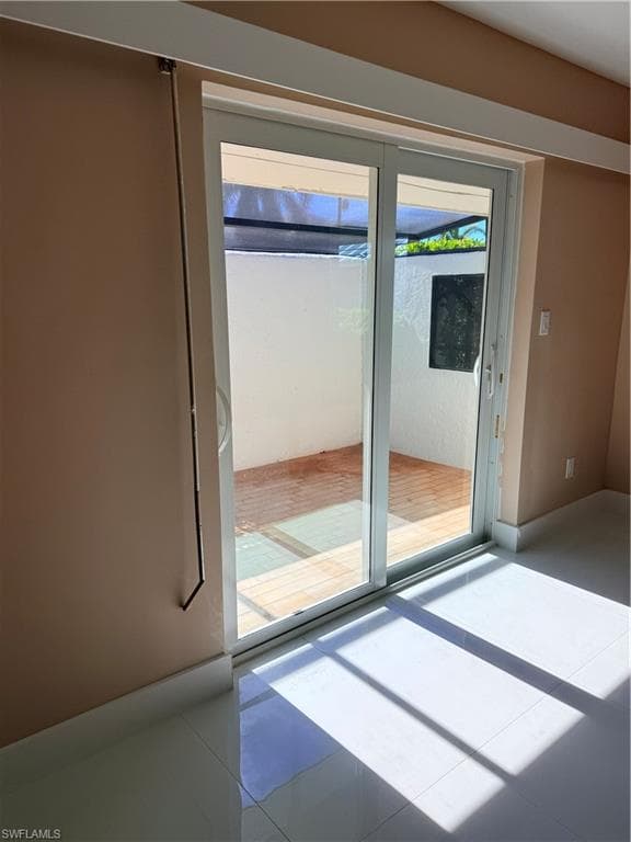 1575 Curlew AVE W # 1, NAPLES FL 34102-17