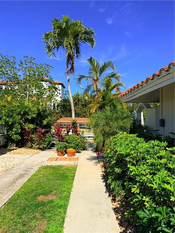 1575 Curlew AVE W # 1, NAPLES FL 34102-10