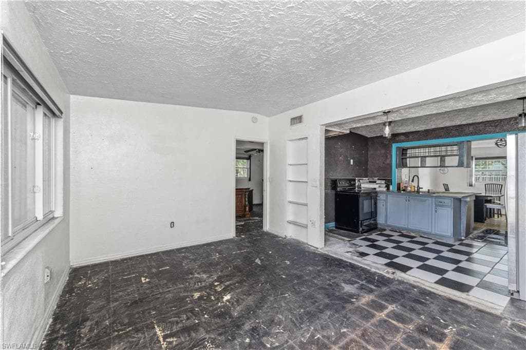 1417 Gardenia AVE, FORT MYERS FL 33916-3