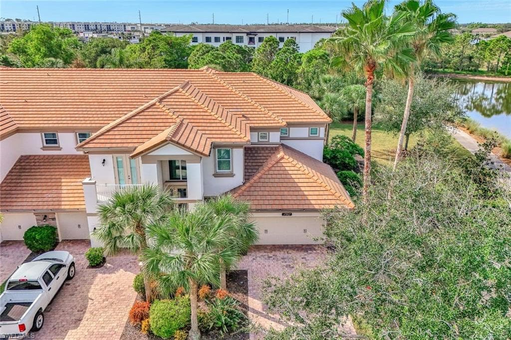 9193 Quartz LN # 102, NAPLES FL 34120-2