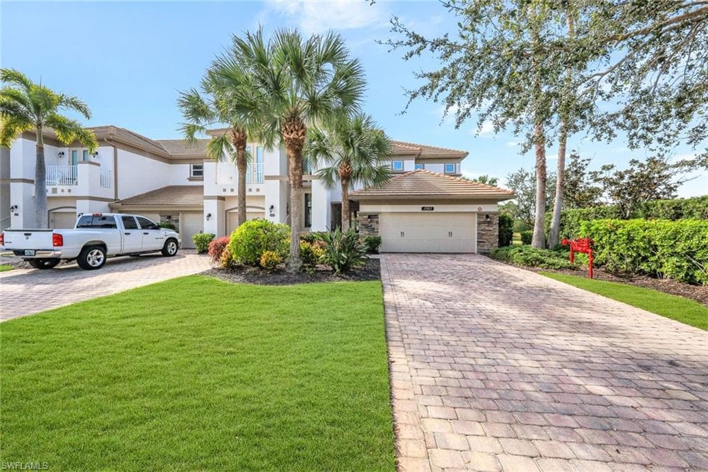 9193 Quartz LN # 102, NAPLES FL 34120-34