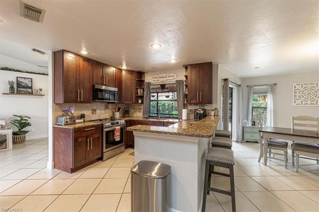 10590 Woodchuck LN, BONITA SPRINGS FL 34135-5