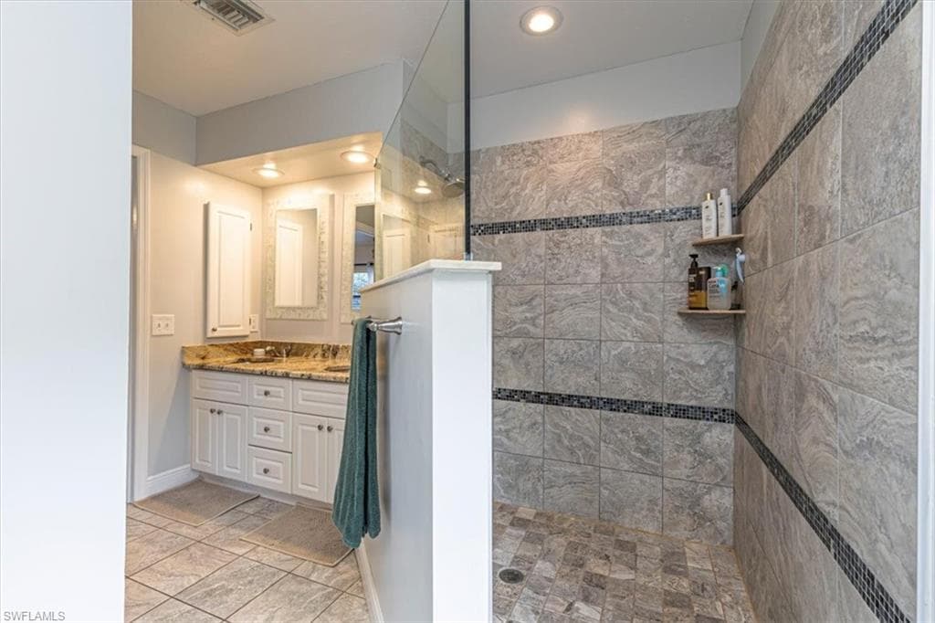 10590 Woodchuck LN, BONITA SPRINGS FL 34135-17