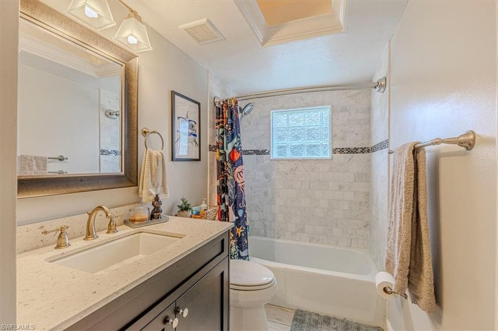 10590 Woodchuck LN, BONITA SPRINGS FL 34135-10