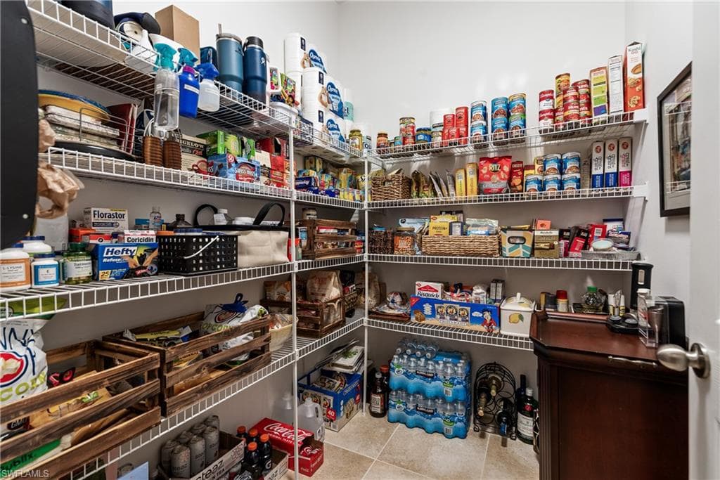 6849 IL REGALO CIR, NAPLES FL 34109-14