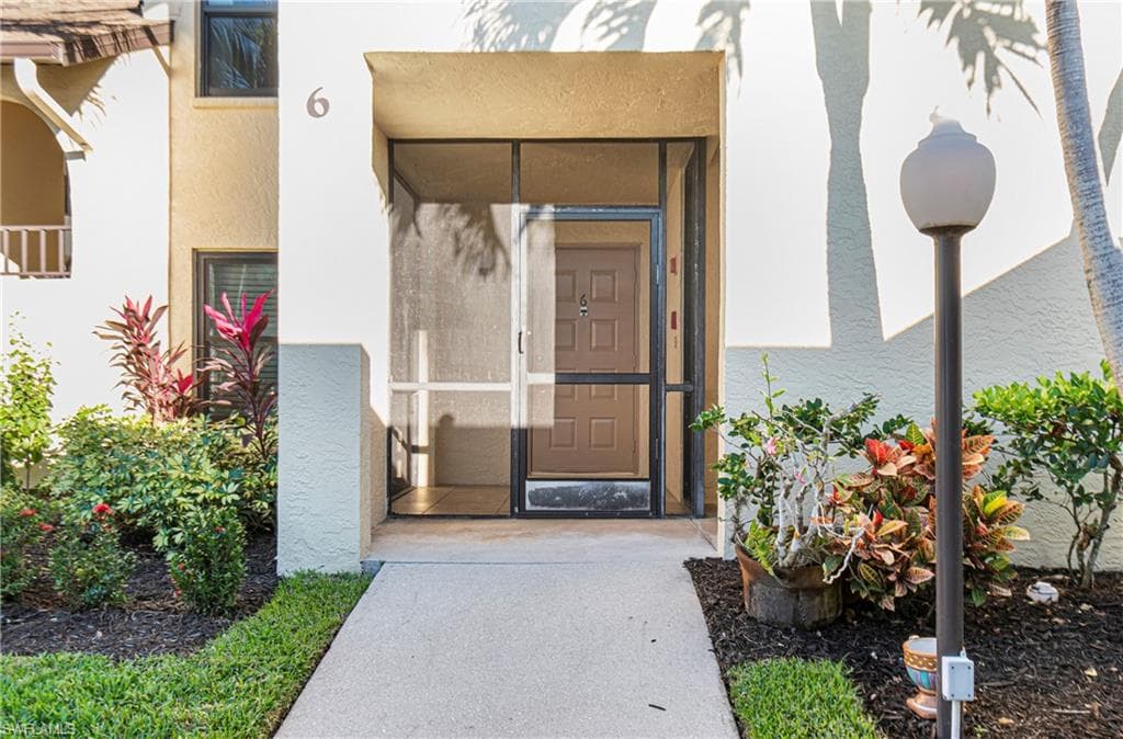 8302 Charter Club CIR # 6, FORT MYERS FL 33919-5