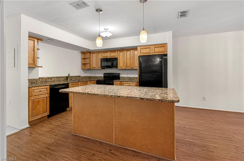 8302 Charter Club CIR # 6, FORT MYERS FL 33919-12