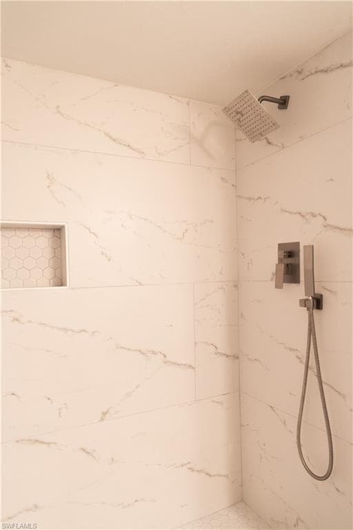 2385 Naples Trace CIR # 105, NAPLES FL 34109-8