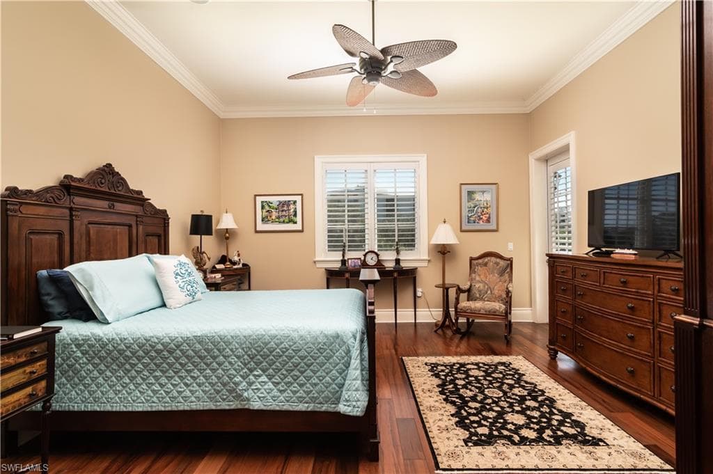 1400 Gulf Shore BLVD N # 307, NAPLES FL 34102-12