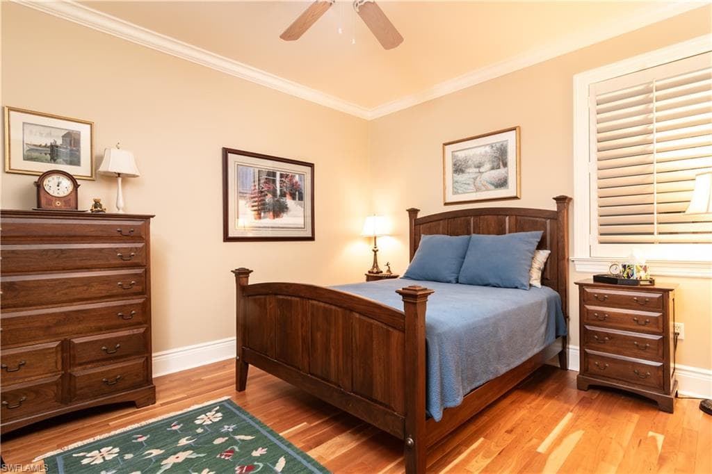 1400 Gulf Shore BLVD N # 307, NAPLES FL 34102-16