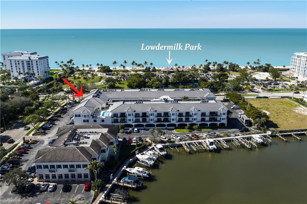 1400 Gulf Shore BLVD N # 307, NAPLES FL 34102-2