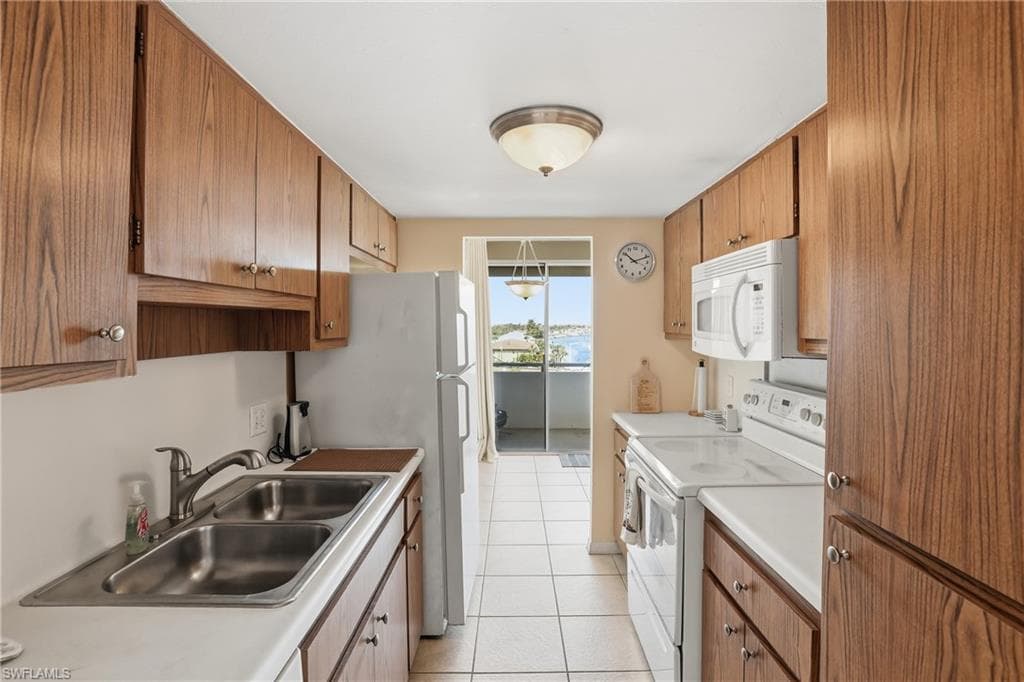 4803 Sunset CT # 404, CAPE CORAL FL 33904-5