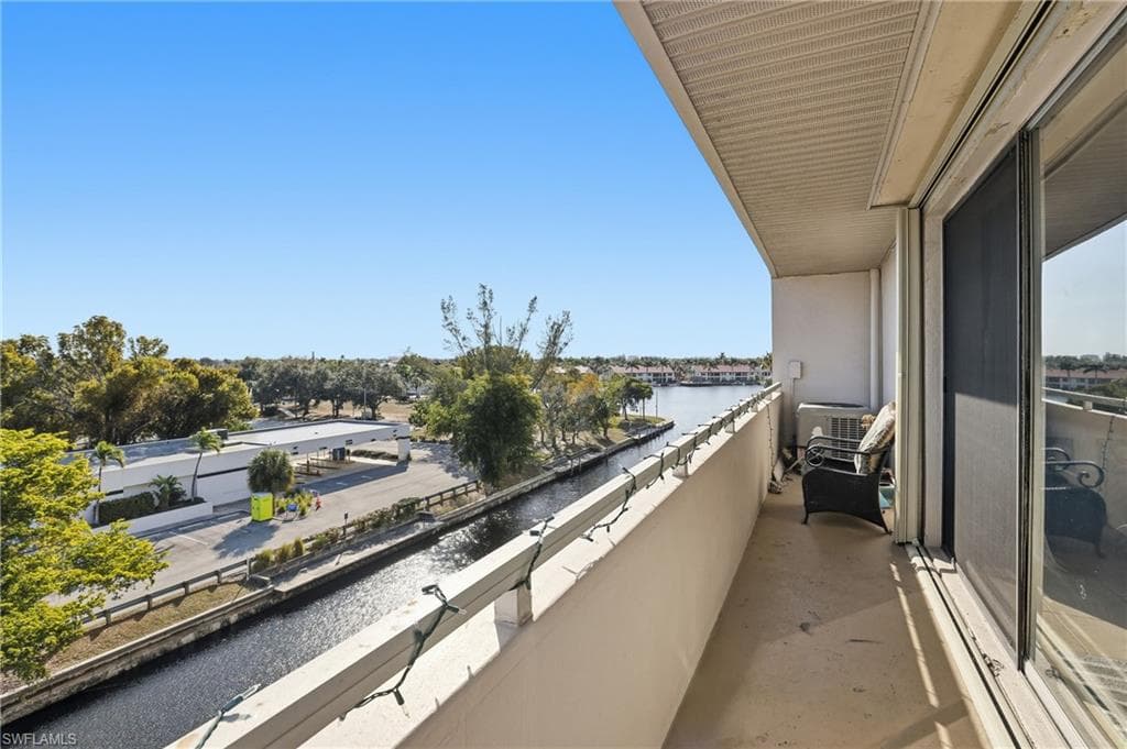 4803 Sunset CT # 404, CAPE CORAL FL 33904-15
