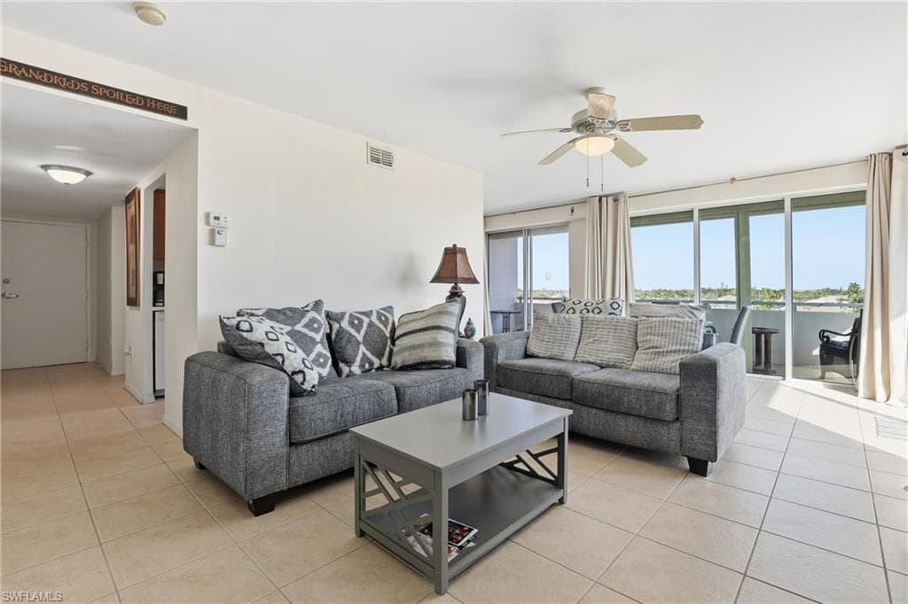 4803 Sunset CT # 404, CAPE CORAL FL 33904-2