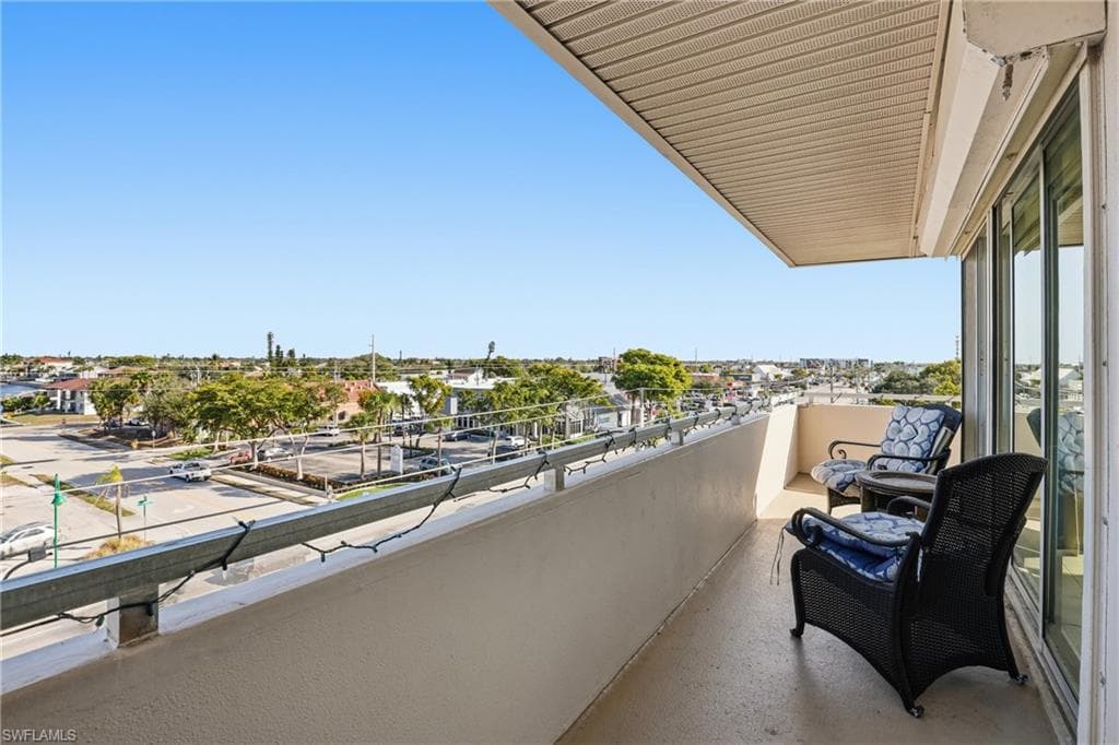 4803 Sunset CT # 404, CAPE CORAL FL 33904-17