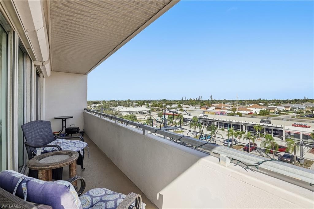 4803 Sunset CT # 404, CAPE CORAL FL 33904-18