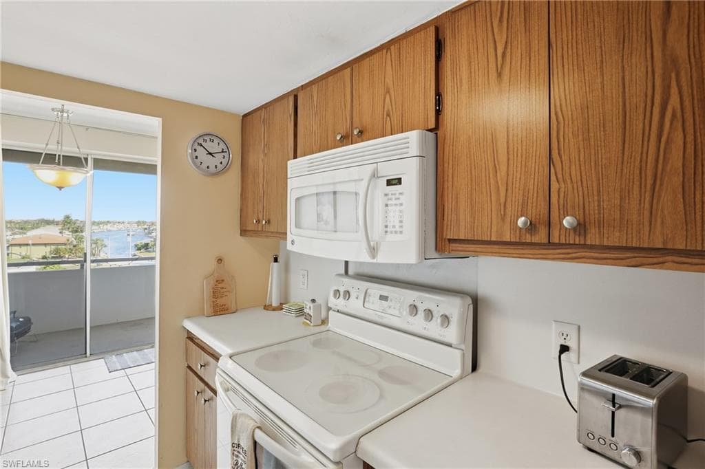 4803 Sunset CT # 404, CAPE CORAL FL 33904-7