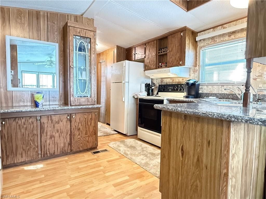 11182 Sunglow LN, FORT MYERS FL 33908-12